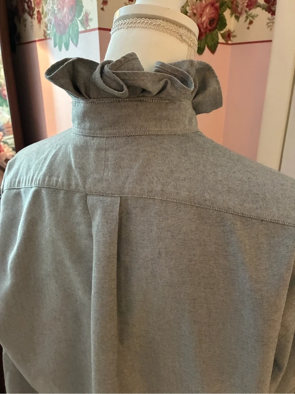 Re-worked up-cycled ruffled collar shirt - Picture 3 of 5